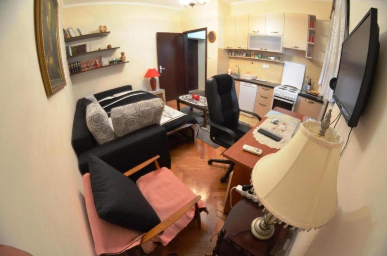 بودغوريتْسا Center Lux Apartment المظهر الخارجي الصورة